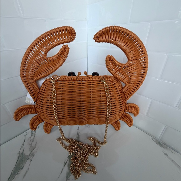 Tommy Bahama Tan Wicker Crab Purse - Picture 7 of 8